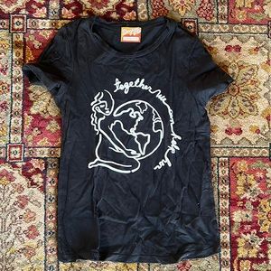 Dazey LA together we can help her tee